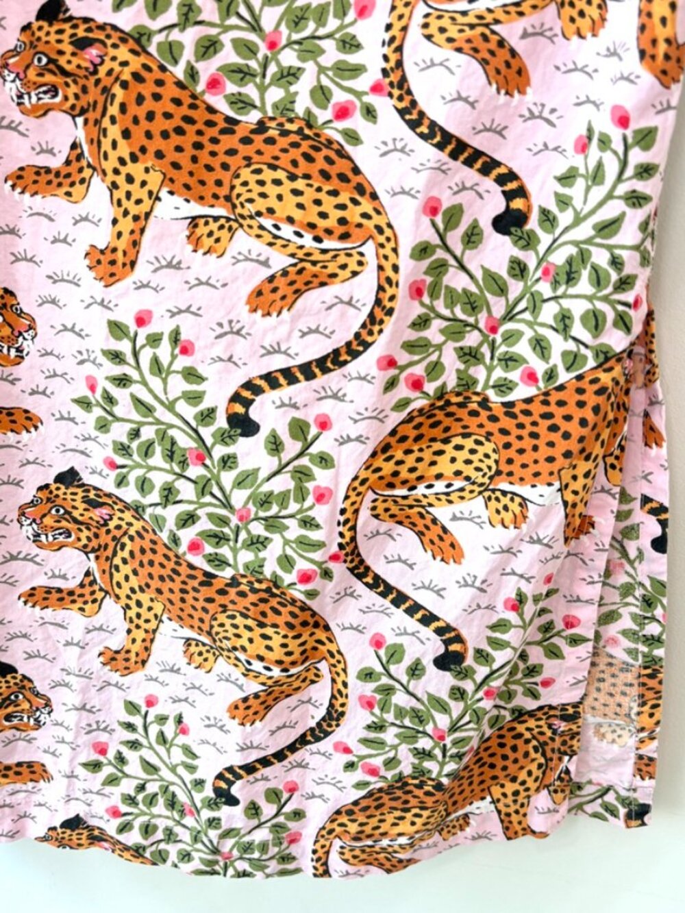 Printfresh Robe in Bagheera In Blush Tiger Print Size L/XL - Picture 7 of 11